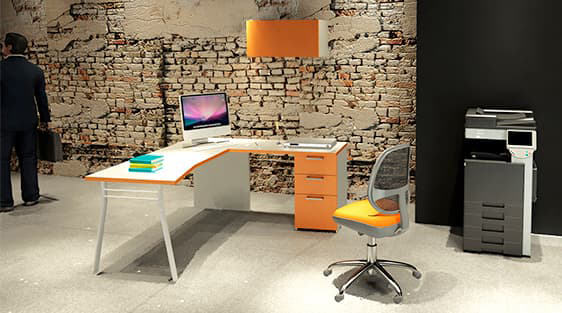 hermoso escritorio y silla de oficina color naranja